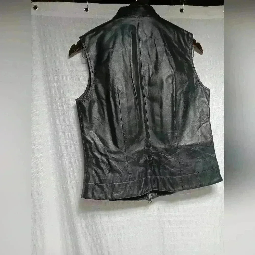 💯 Leather Full zip ladies fitted vest. Size s - Picture 2 of 5